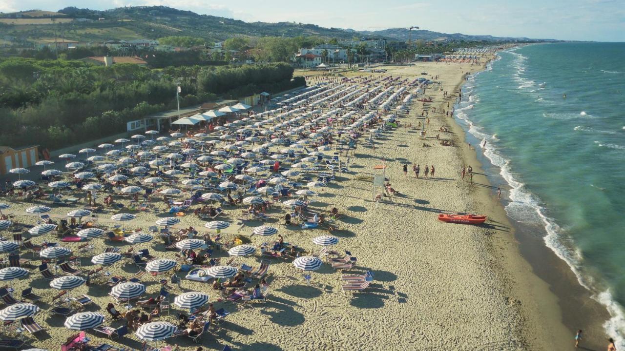 Small Camp Salinello Tortoreto エクステリア 写真